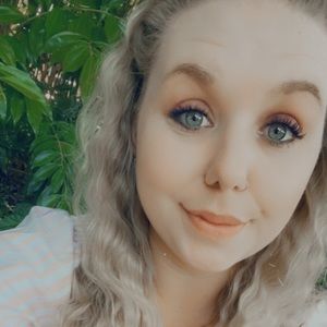 Meet your Posher, Desiree